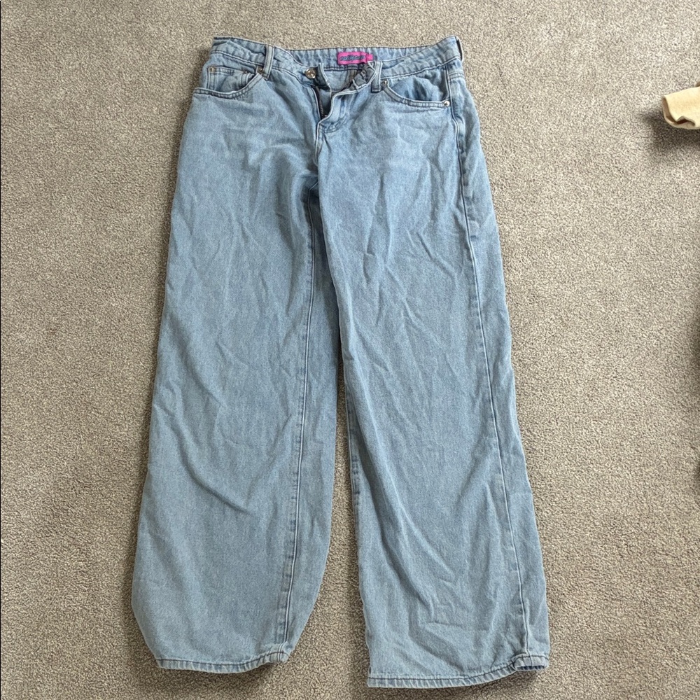 Edikted Light Wash Boyfriend Wide-Leg Jeans